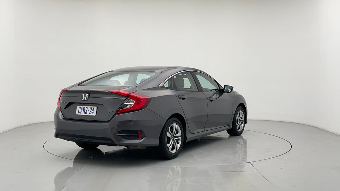 Right Back Diagonal (45- Degree) View