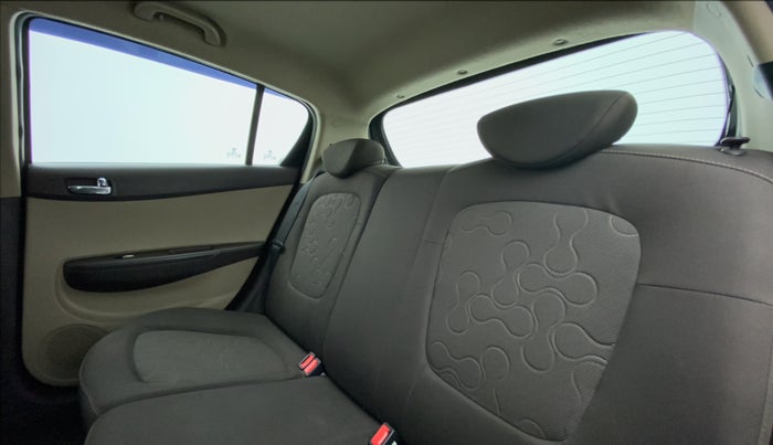2011 Hyundai i20 SPORTZ 1.2 O, Petrol, Manual, 99,796 km, Right Side Rear Door Cabin