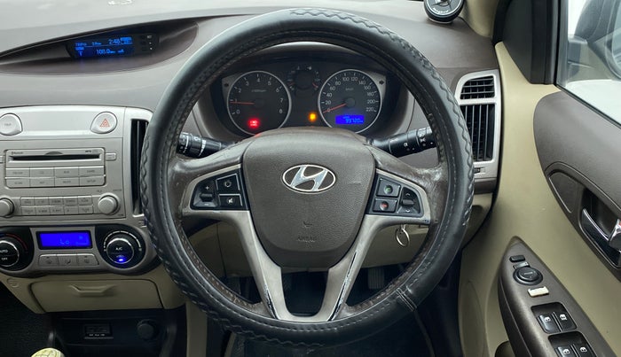 2011 Hyundai i20 SPORTZ 1.2 O, Petrol, Manual, 99,796 km, Steering Wheel Close Up