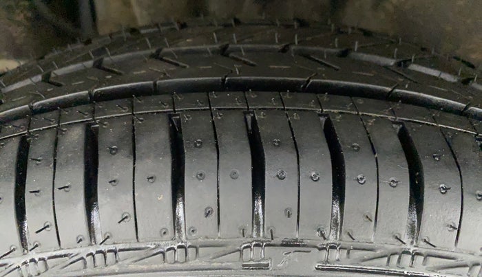 2019 Maruti Swift LXI, Petrol, Manual, 13,121 km, Right Rear Tyre Tread
