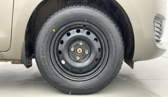 2019 Maruti Swift LXI, Petrol, Manual, 13,121 km, Right Front Wheel