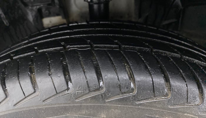 2016 Datsun Redi Go S, Petrol, Manual, 57,313 km, Left Front Tyre Tread