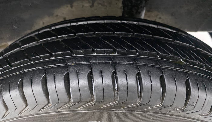 2016 Datsun Redi Go S, Petrol, Manual, 57,313 km, Left Rear Tyre Tread