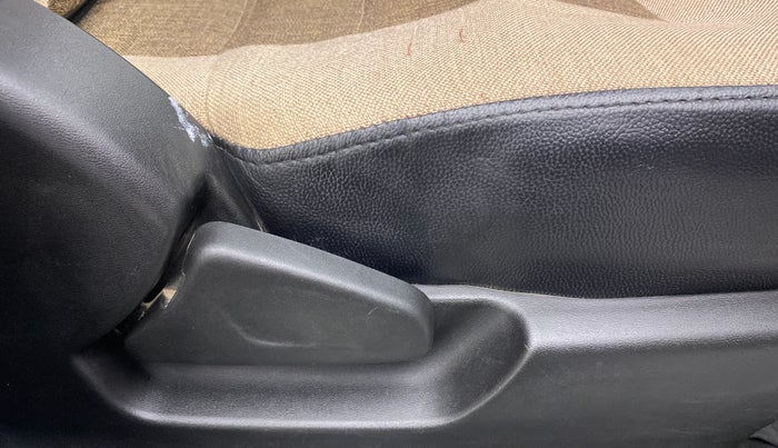 2016 Datsun Redi Go S, Petrol, Manual, 57,313 km, Driver Side Adjustment Panel