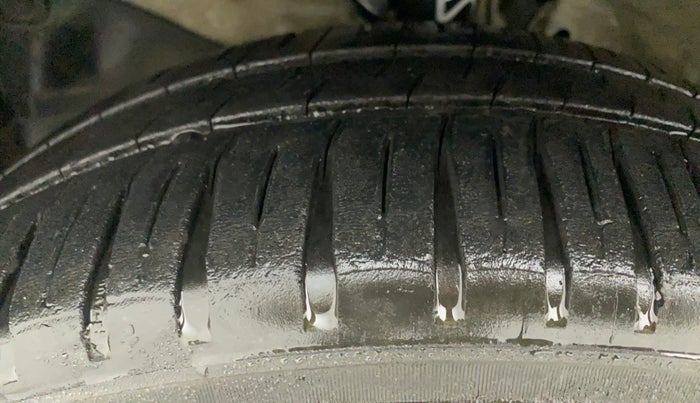 2016 Honda Amaze 1.2L I-VTEC SX, Petrol, Manual, 99,399 km, Left Front Tyre Tread