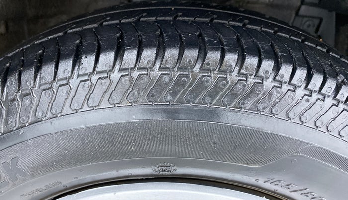2017 Maruti Swift VXI OPT, Petrol, Manual, 31,345 km, Right Front Tyre Tread