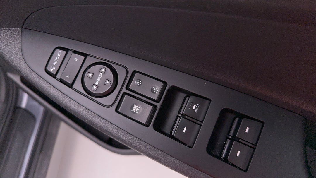 2016 Hyundai Tucson Active X (FWD), Automatic, 69625 km, Drivers Side Door Panel Controls