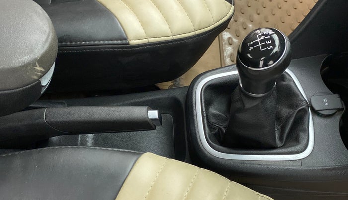 2016 Volkswagen Ameo HIGHLINE 1.2, Petrol, Manual, 69,025 km, Gear Lever