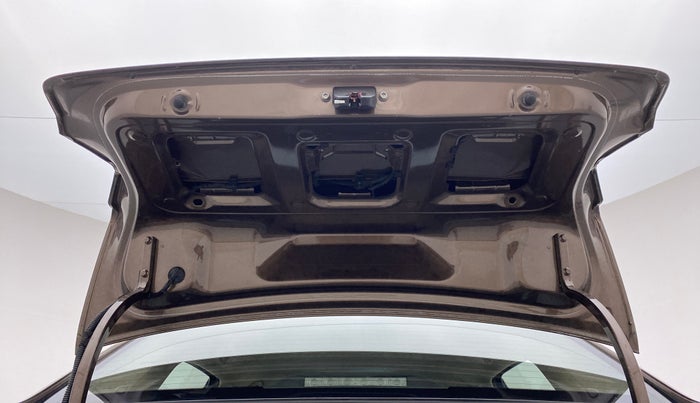 2016 Volkswagen Ameo HIGHLINE 1.2, Petrol, Manual, 69,025 km, Boot Door Open