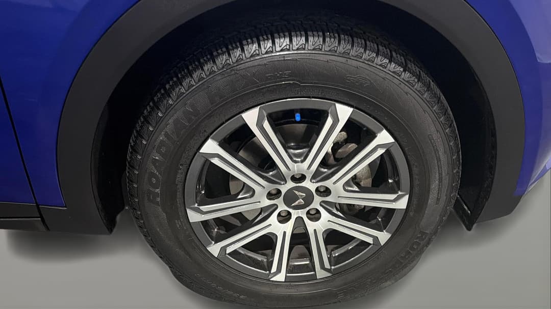 2023 Mahindra Xuv700 Ax7l, Automatic, 39053 km, Right Front Wheel
