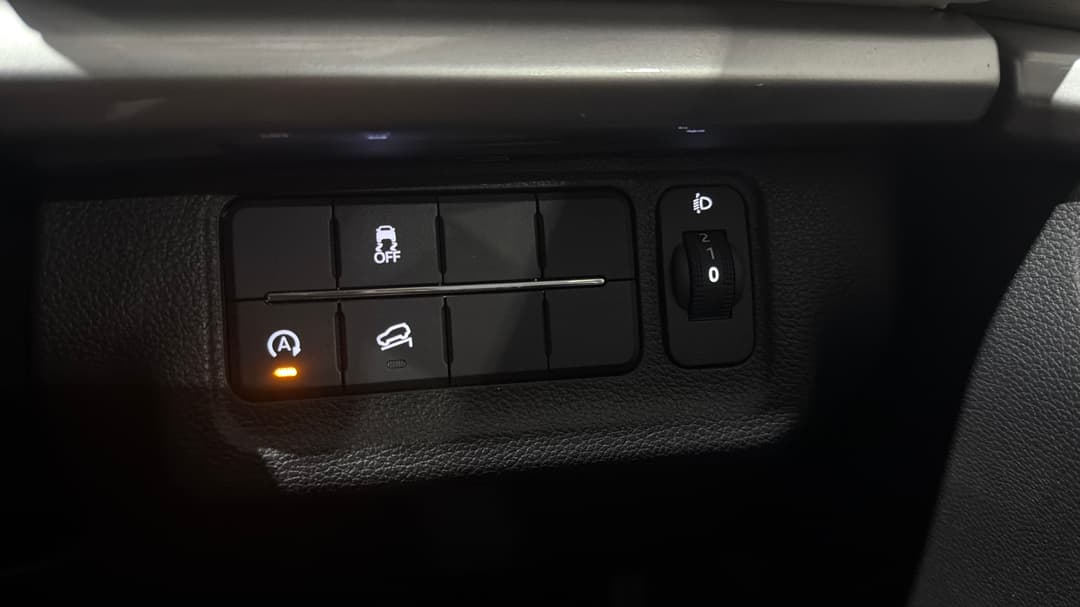 2023 Mahindra Xuv700 Ax7l, Automatic, 39053 km, Utility Switches/Buttons