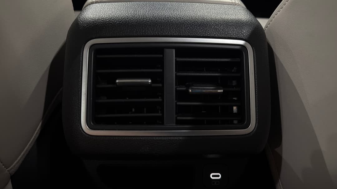 2023 Mahindra Xuv700 Ax7l, Automatic, 39053 km, Rear A/C Vent