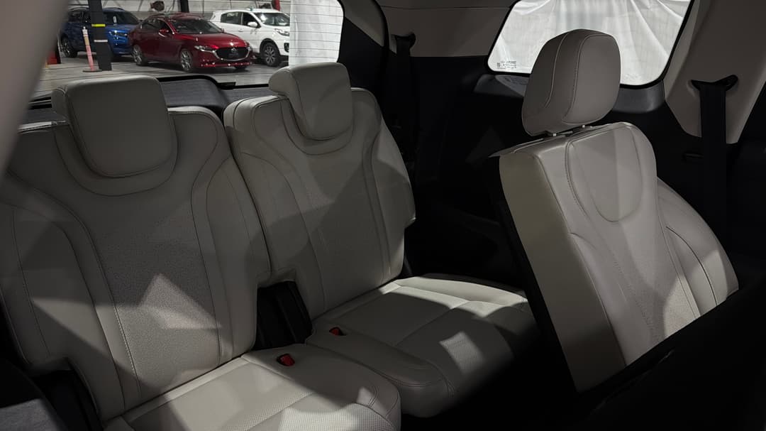 2023 Mahindra Xuv700 Ax7l, Automatic, 39053 km, Third Row Seats