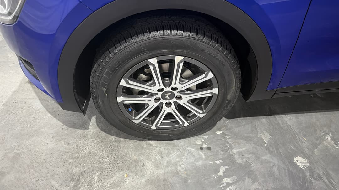 2023 Mahindra Xuv700 Ax7l, Automatic, 39053 km, Left Front Wheel
