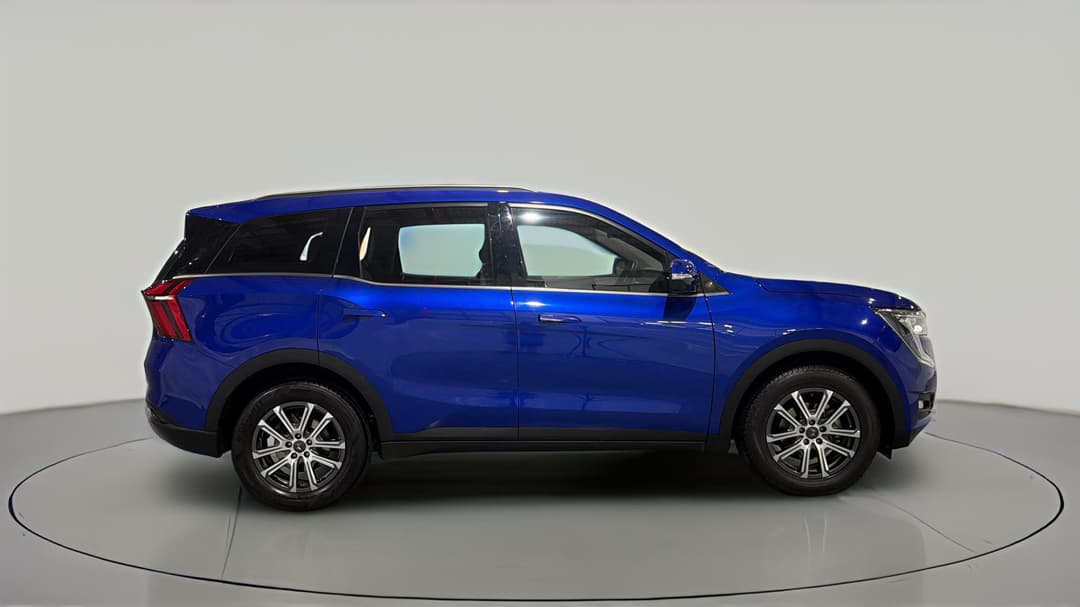 2023 Mahindra Xuv700 Ax7l, Automatic, 39053 km, Right Side View