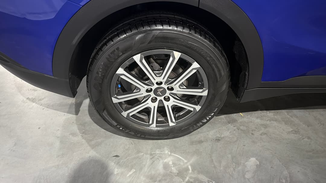 2023 Mahindra Xuv700 Ax7l, Automatic, 39053 km, Right Rear Wheel