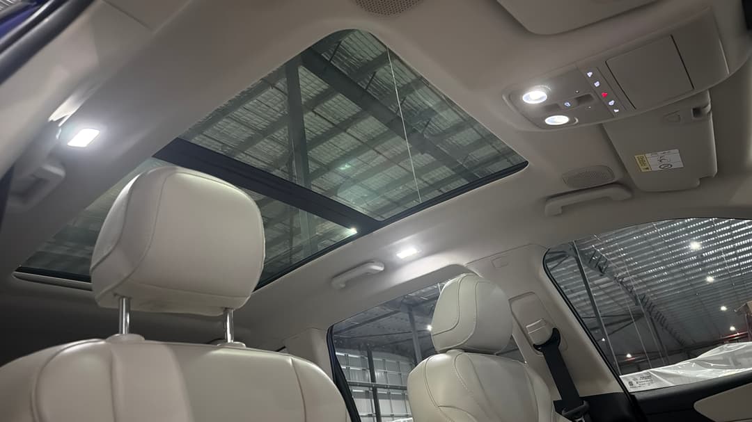 2023 Mahindra Xuv700 Ax7l, Automatic, 39053 km, Interior Sunroof/Moonroof