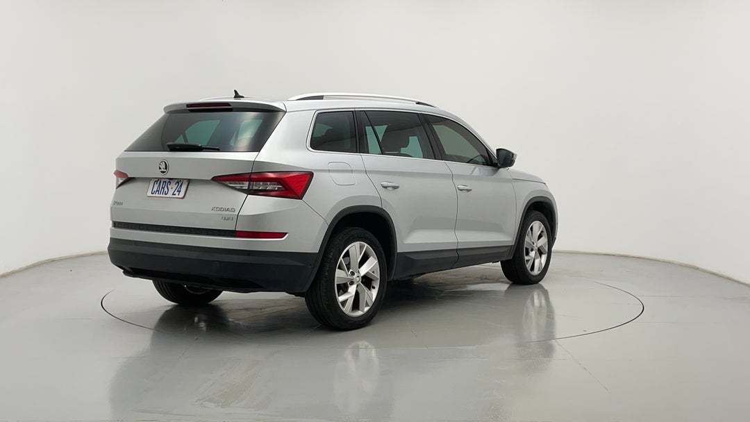 Right Back Diagonal (45- Degree) View