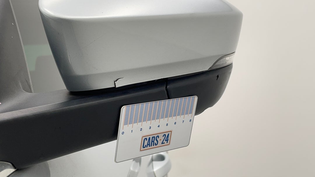 Side Mirrors Housing LHS Scratch