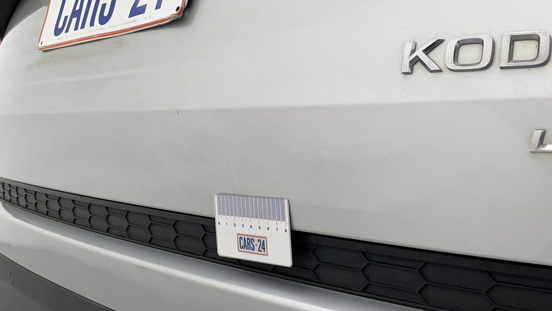 Boot / Tailgate Tailgate Dent