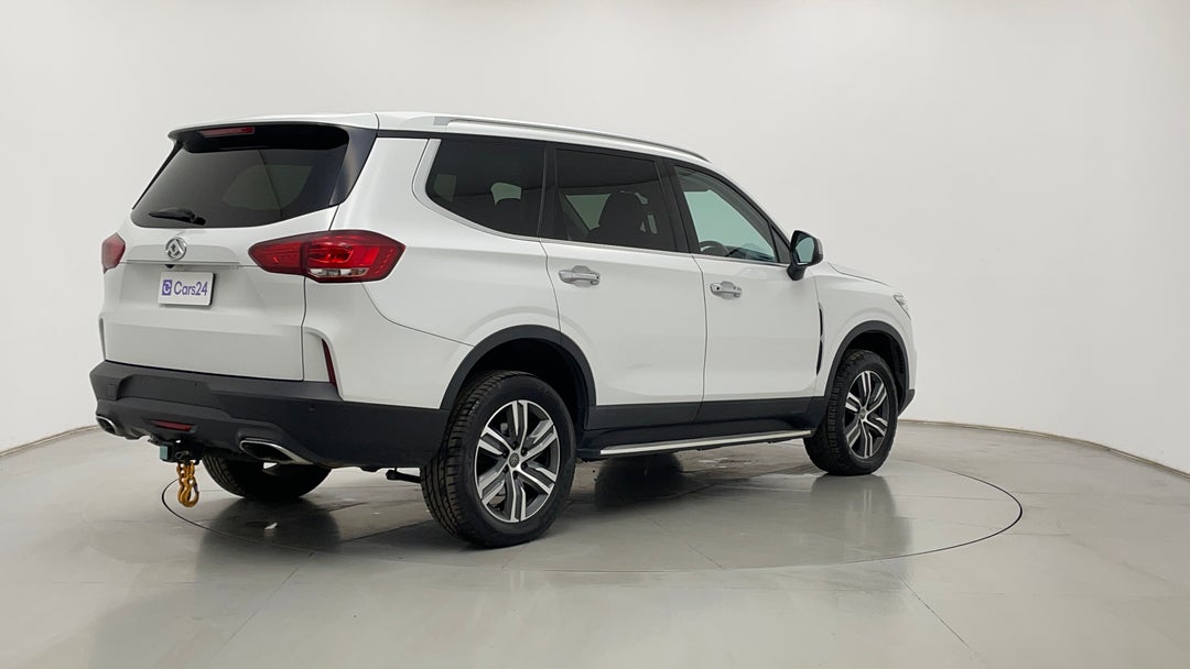 Right Back Diagonal (45- Degree) View