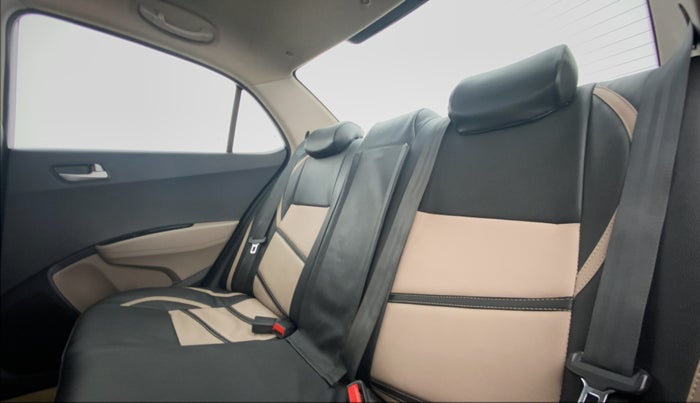 2016 Hyundai Xcent SX 1.2 OPT, Petrol, Manual, 78,806 km, Right Side Rear Door Cabin