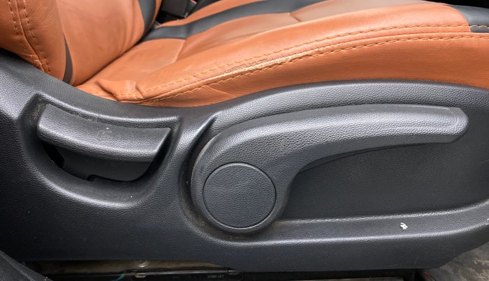 2019 Hyundai Elite i20 ASTA (O) CVT, Petrol, Automatic, 91,916 km, Driver Side Adjustment Panel