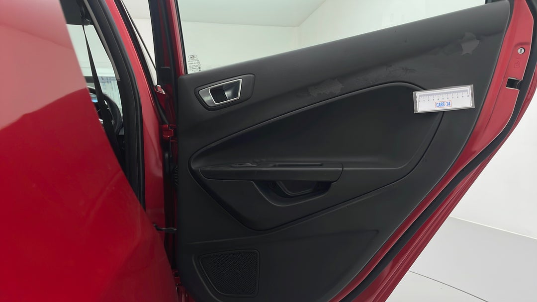 Doors Rear RHS Lining broken / damaged