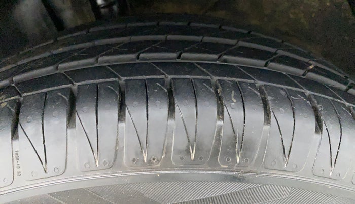 2021 KIA SONET HTX 1.0 IMT, Petrol, Manual, 11,865 km, Left Front Tyre Tread