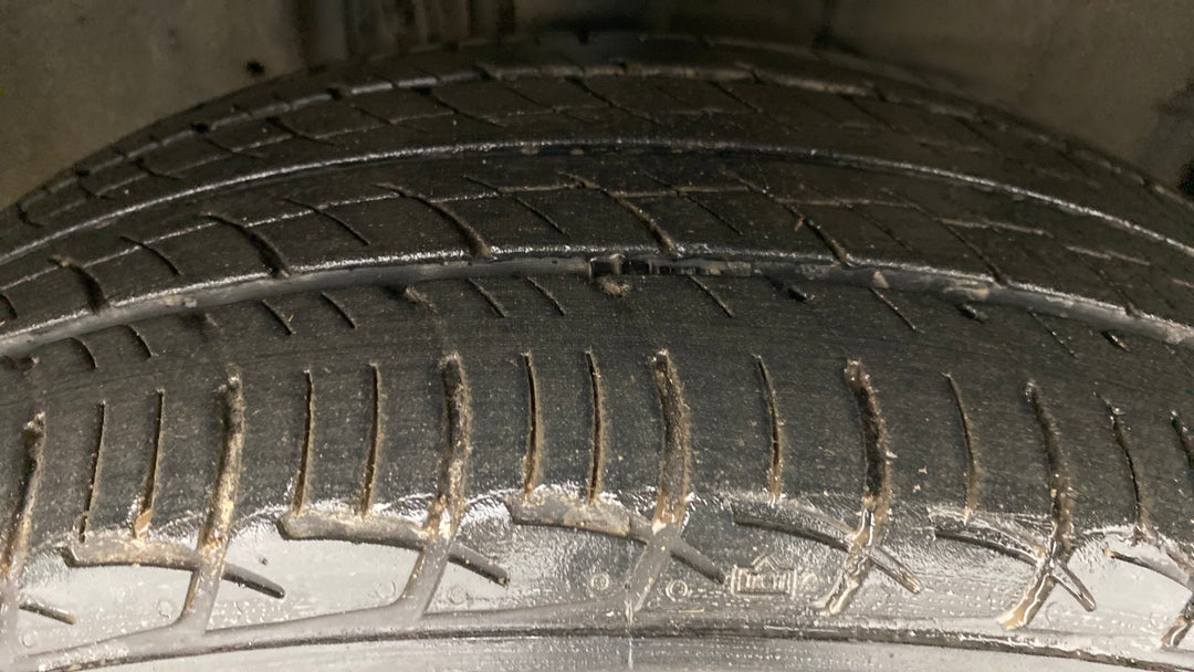 Right Front Tyre Tread