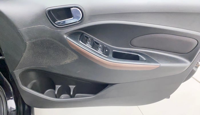 2019 Ford FREESTYLE TITANIUM 1.2 PETROL, Petrol, Manual, 58,579 km, Driver Side Door Panels Control
