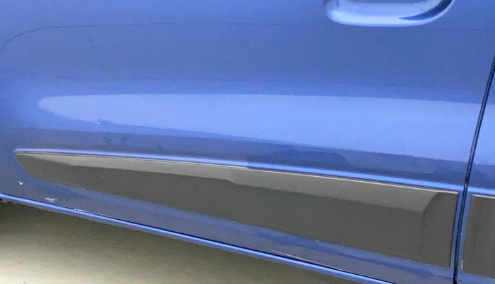 2017 Renault Kwid CLIMBER 1.0 AMT, Petrol, Automatic, 41,247 km, Front passenger door - Minor scratches