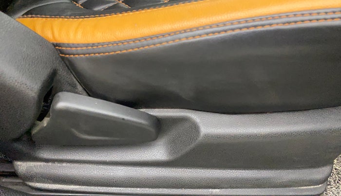2017 Renault Kwid CLIMBER 1.0 AMT, Petrol, Automatic, 41,247 km, Driver Side Adjustment Panel