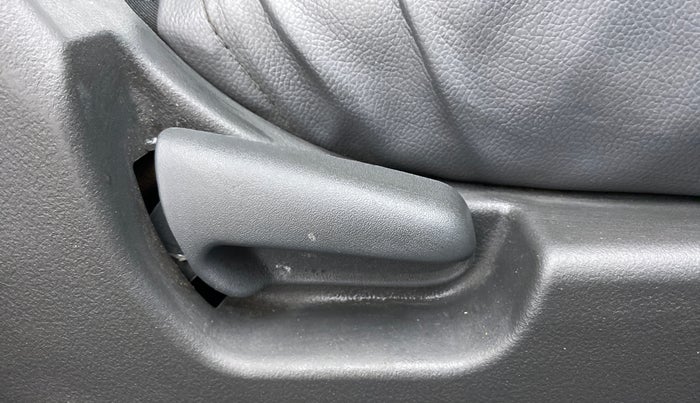 2012 Maruti Wagon R 1.0 VXI, CNG, Manual, 70,577 km, Driver Side Adjustment Panel