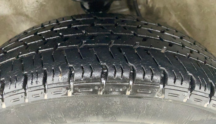 2014 Maruti Alto K10 VXI P, Petrol, Manual, 56,874 km, Left Front Tyre Tread