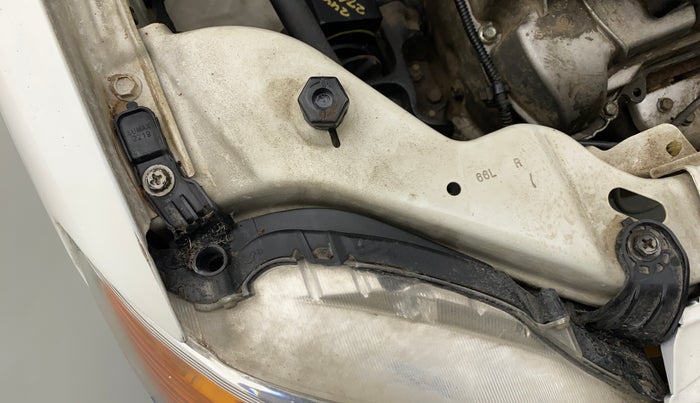 2014 Maruti Alto K10 VXI P, Petrol, Manual, 56,874 km, Right headlight - Clamp has minor damage