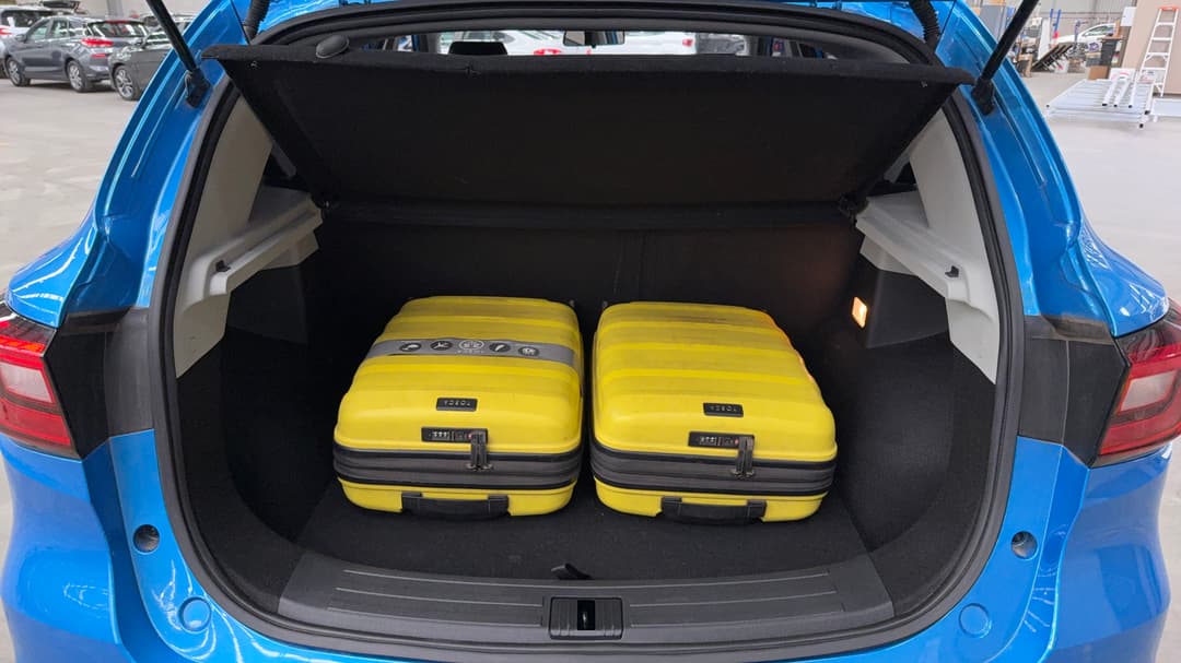2023 MG ZS Excite, Automatic, 40077 km, Boot Inside View with Luggage