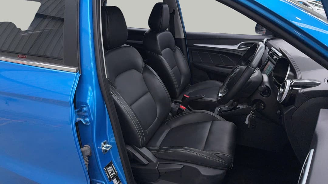 2023 MG ZS Excite, Automatic, 40077 km, Right Side Front Door Cabin View