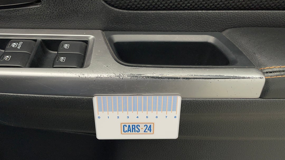 Door Interior Front RHS Scuff