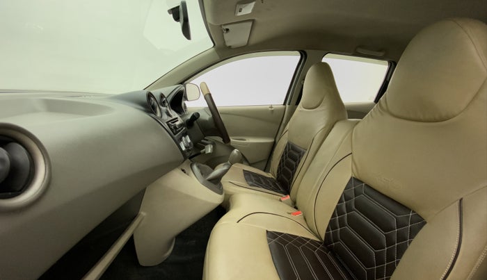 2014 Datsun Go T, Petrol, Manual, 77,035 km, Right Side Front Door Cabin