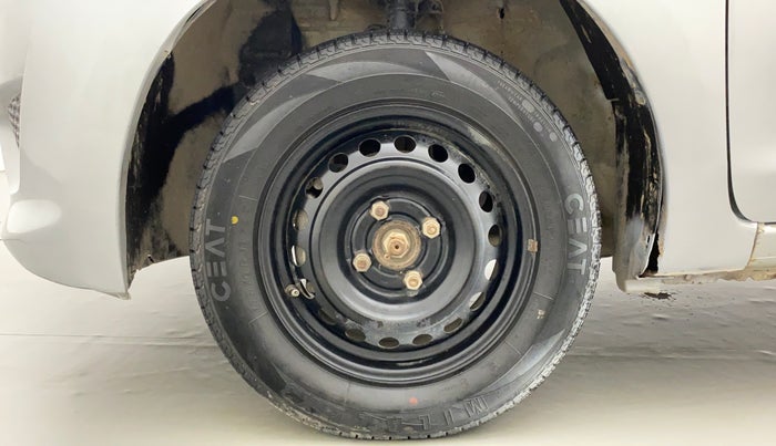 2014 Datsun Go T, Petrol, Manual, 77,035 km, Left Front Wheel