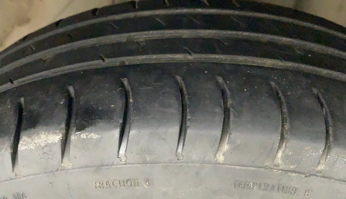 2014 Datsun Go T, Petrol, Manual, 77,035 km, Right Front Tyre Tread