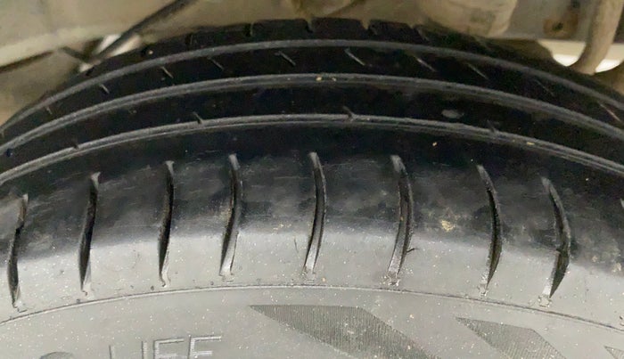 2014 Datsun Go T, Petrol, Manual, 77,035 km, Left Rear Tyre Tread