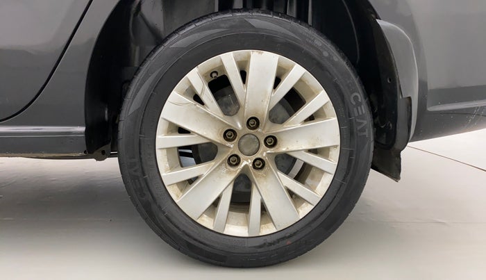 2015 Volkswagen Vento HIGHLINE TDI AT, Diesel, Automatic, 63,344 km, Left Rear Wheel