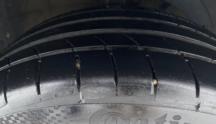 2018 Maruti Baleno ZETA 1.2 K12, Petrol, Manual, 52,481 km, Right Front Tyre Tread
