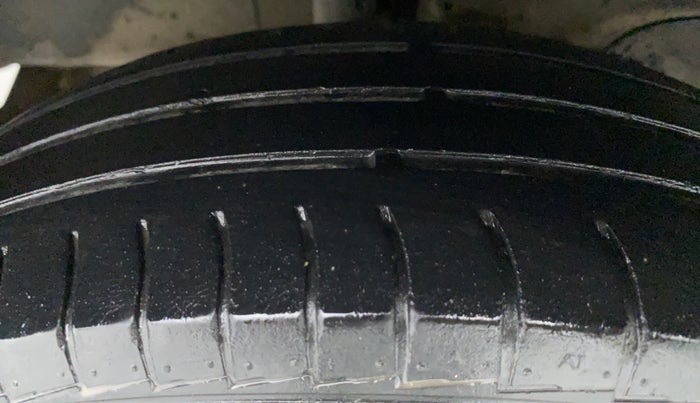 2018 Hyundai NEW SANTRO 1.1 MAGNA CNG MT, CNG, Manual, 92,656 km, Right Rear Tyre Tread