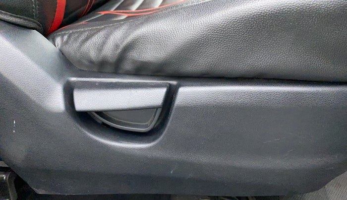 2018 Hyundai NEW SANTRO 1.1 MAGNA CNG MT, CNG, Manual, 92,656 km, Driver Side Adjustment Panel