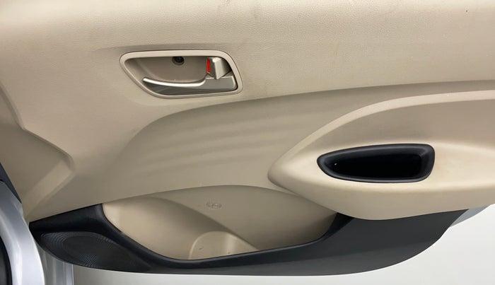 2018 Hyundai NEW SANTRO 1.1 MAGNA CNG MT, CNG, Manual, 92,656 km, Driver Side Door Panels Control