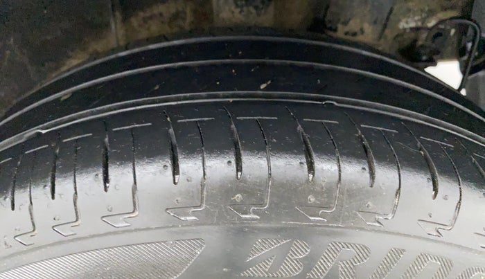 2015 Hyundai Xcent S 1.2, Petrol, Manual, 49,726 km, Left Rear Tyre Tread