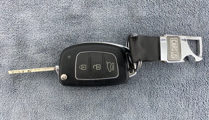 2015 Hyundai Xcent S 1.2, Petrol, Manual, 49,726 km, Key Close Up